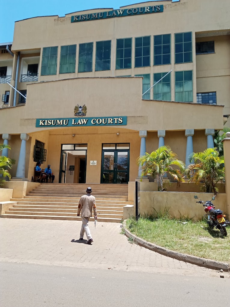 EACC arrests High Court advocate and a Court Clerk for soliciting in the name of a judge